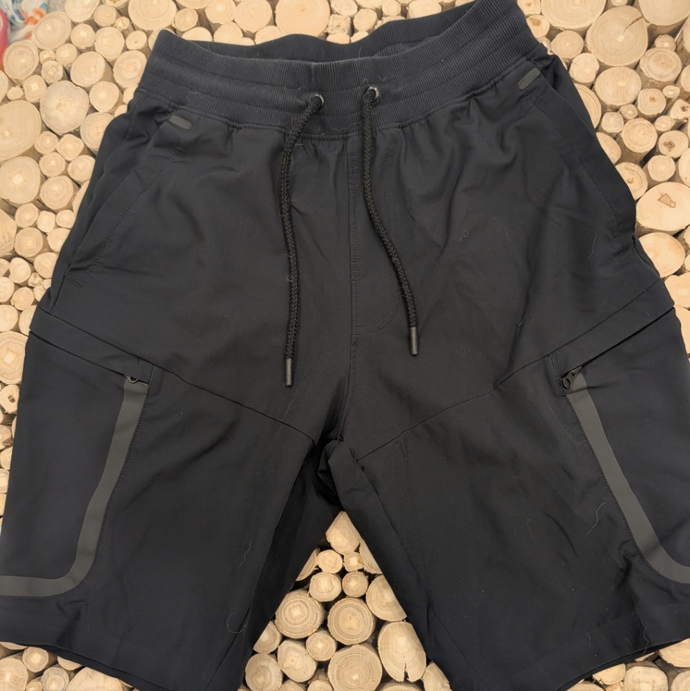 Under Armour Men's Black Athletic Shorts